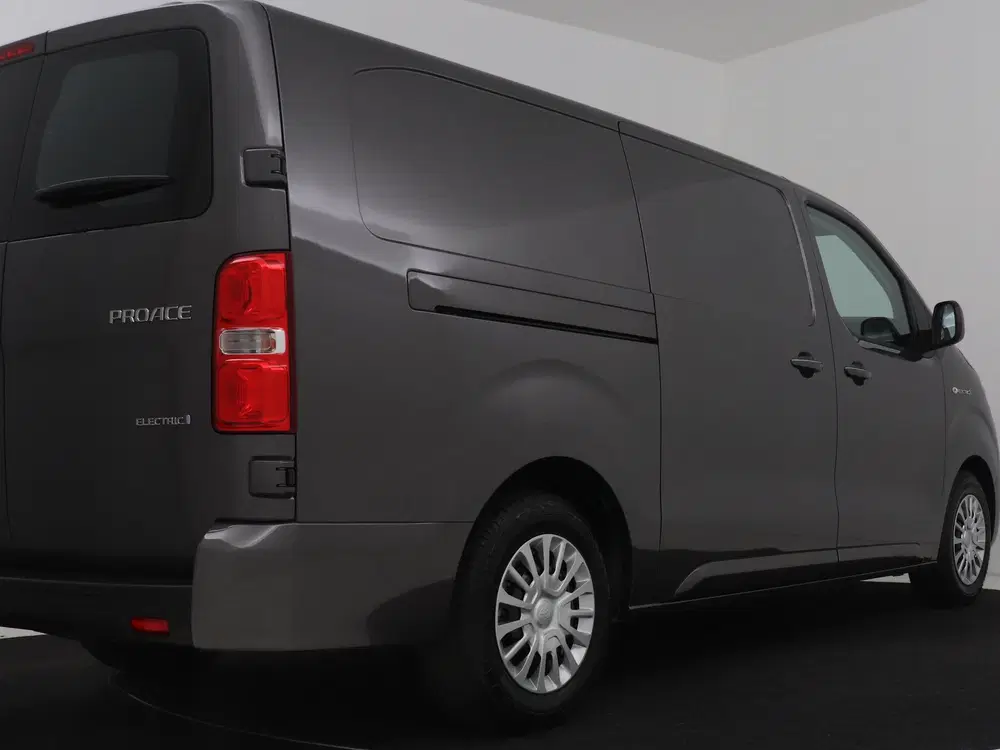 Toyota Proace Professional Extra Range uit 2024, foto 2