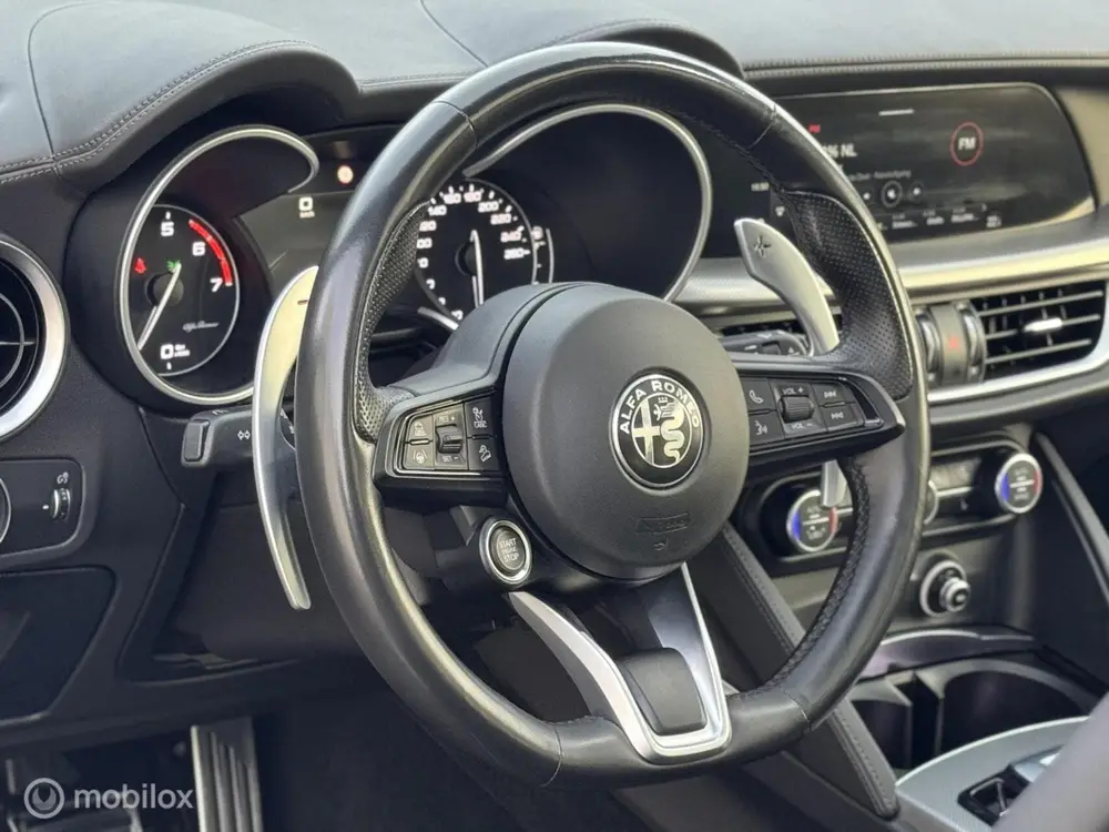Alfa Romeo Stelvio 2.0 T AWD Veloce Pano Keyless H uit 2021, foto 13