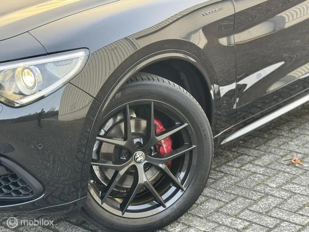 Alfa Romeo Stelvio 2.0 T AWD Veloce Pano Keyless H uit 2021, foto 2