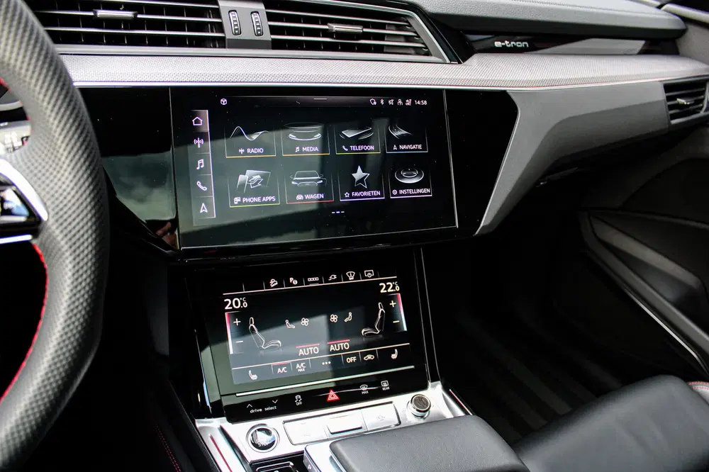 Audi Q8 e-tron 55 quattro S Edition 115 kWh uit 2023, foto 16