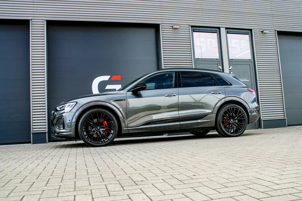 Audi Q8 e-tron 55 quattro S Edition 115 kWh uit 2023, foto 2