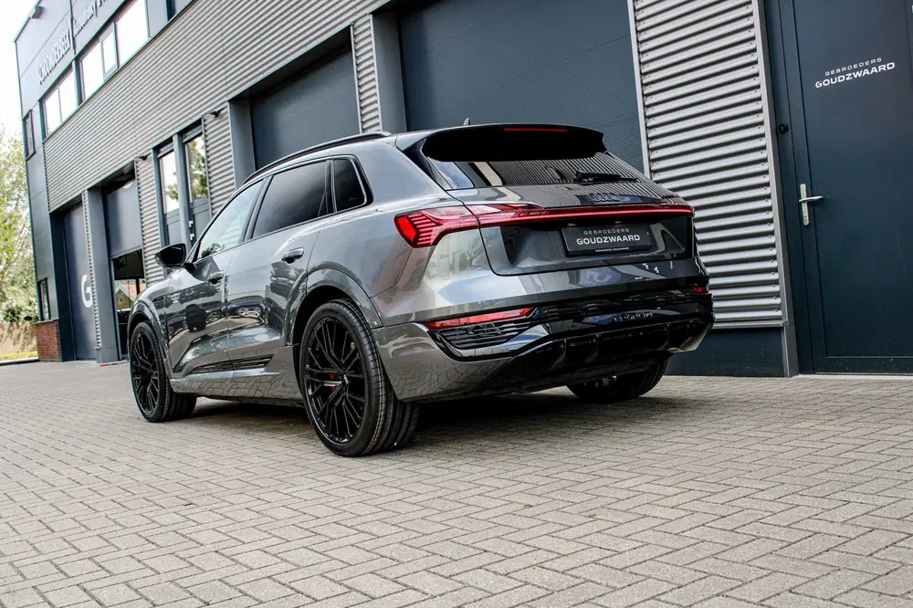 Audi Q8 e-tron 55 quattro S Edition 115 kWh uit 2023, foto 4