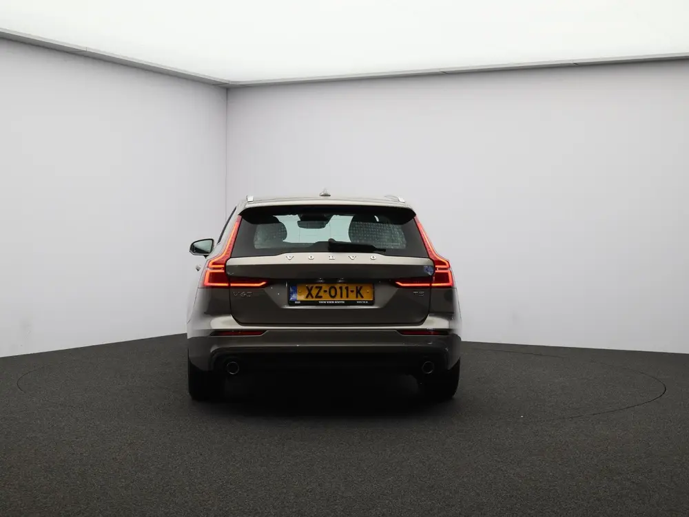 Volvo V60 2.0 T5 Momentum Pro uit 2019, foto 20
