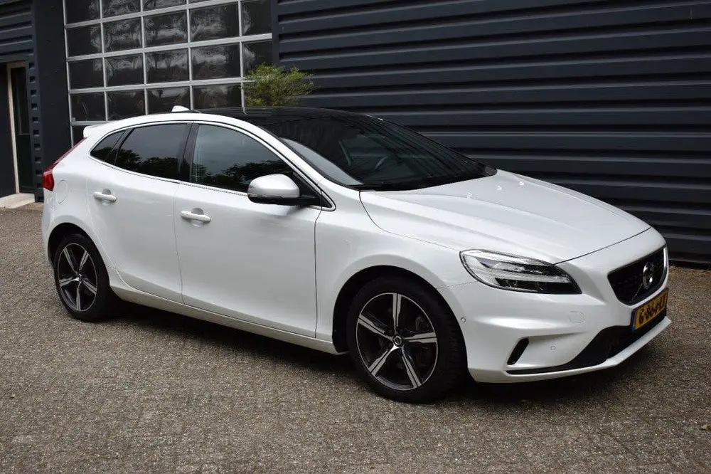 Volvo V40 1.5 T3 R-DESIGN SPORT AUTOMAAT PANODAK BJ uit 2019, foto 18