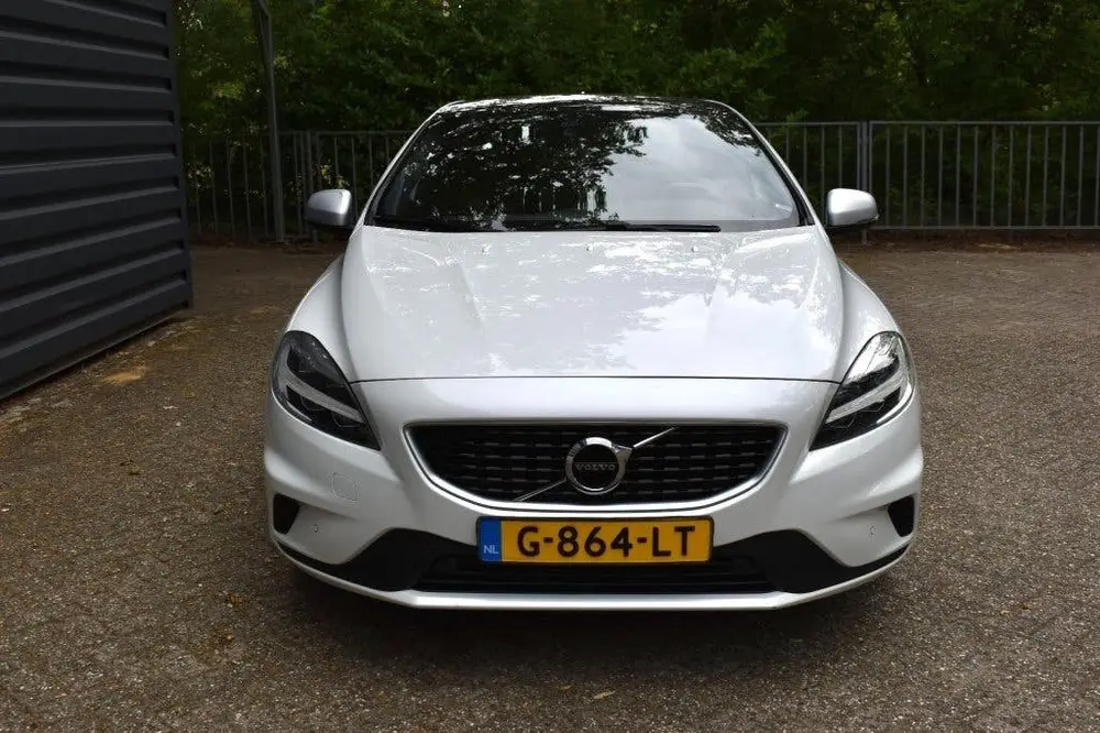 Volvo V40 1.5 T3 R-DESIGN SPORT AUTOMAAT PANODAK BJ uit 2019, foto 5