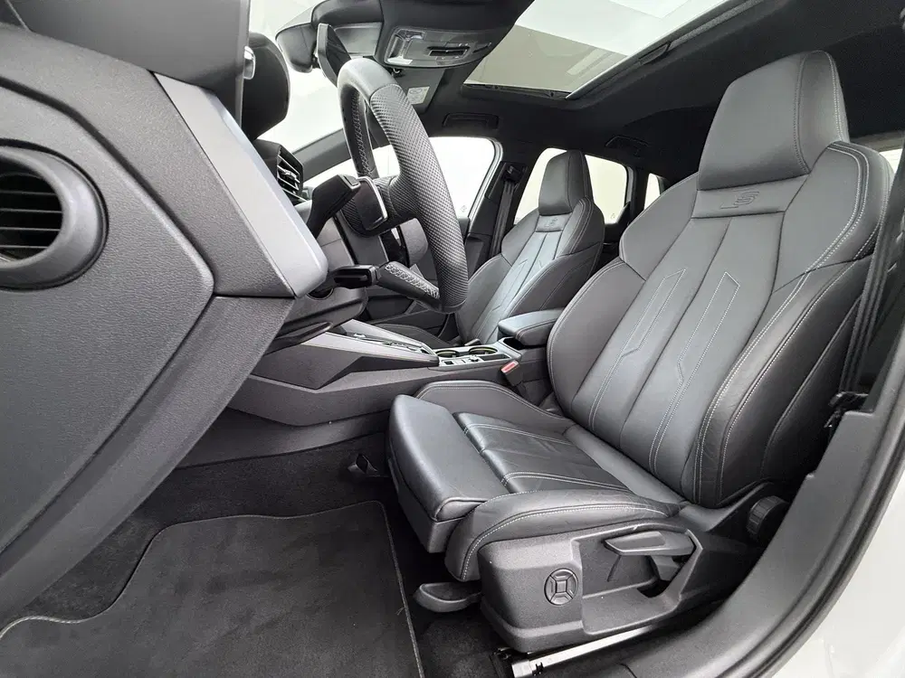 Audi A3 45 TFSI e S edition Competition 272pk PHEV uit 2025, foto 17