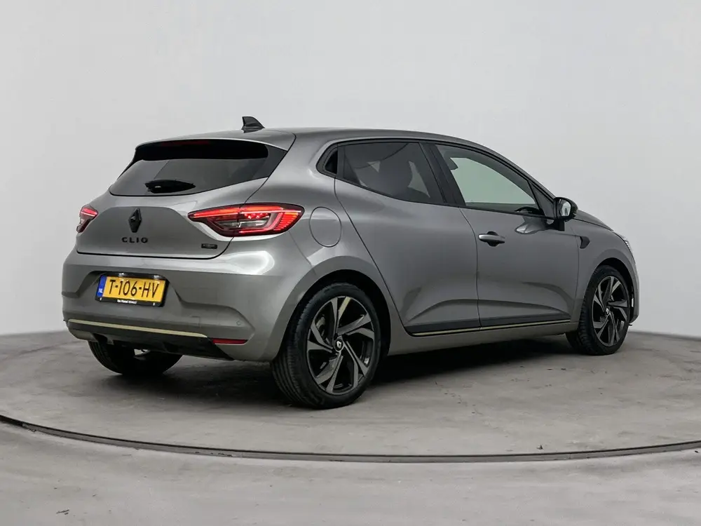 Renault Clio 1.6 E-Tech Hybrid 145 E-Tech Engineered uit 2023, foto 4