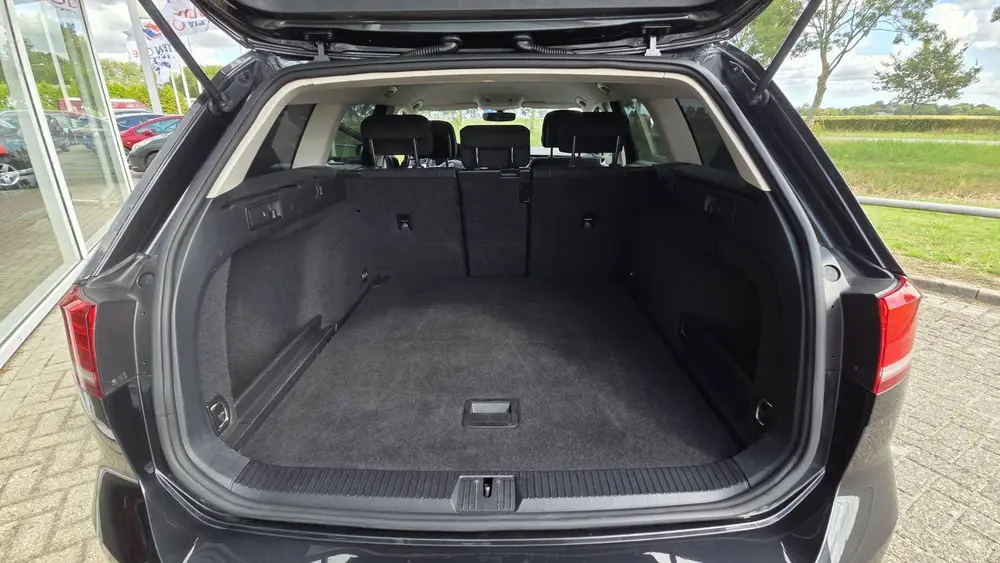 Volkswagen Passat Variant 2.0 TDI Highline uit 2019, foto 16