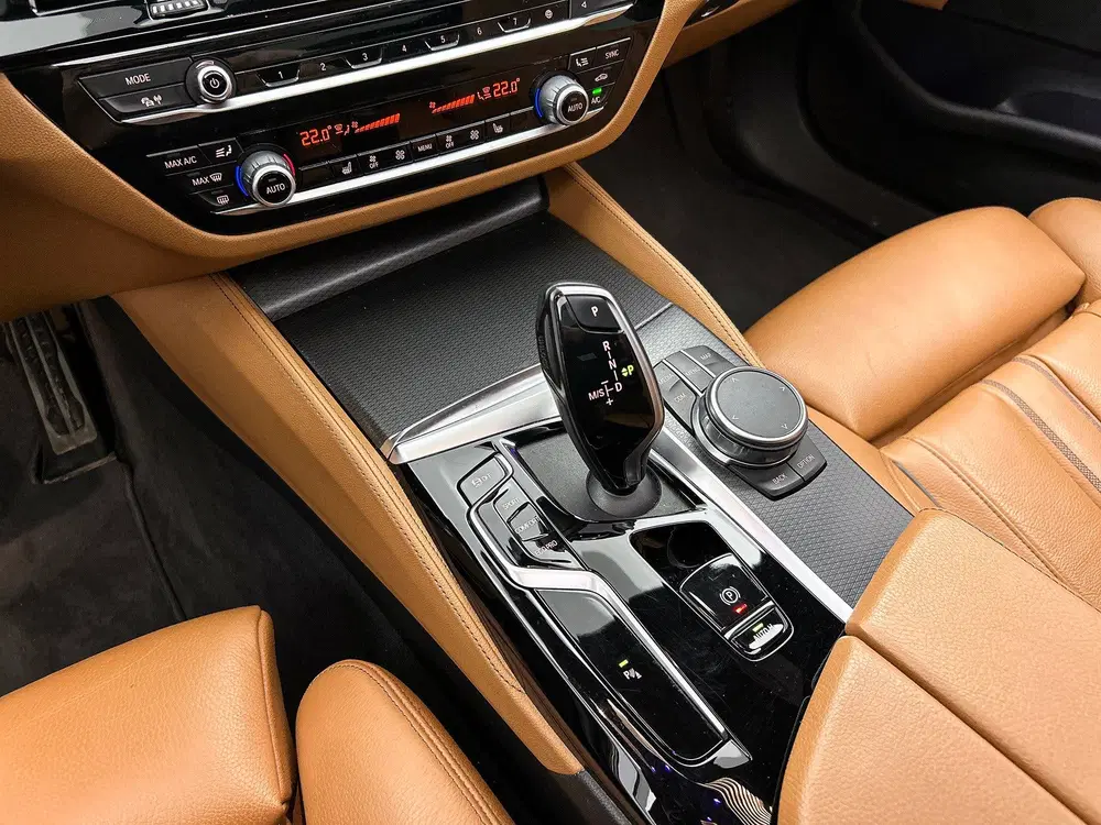 BMW 5-serie 530i M Sport uit 2021, foto 17
