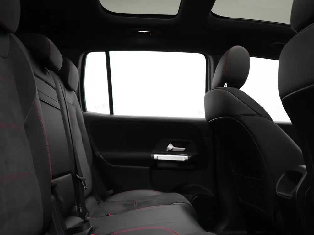 Mercedes-Benz EQB 350 4MATIC AMG Line 70 kWh 293pk Dealer O. uit 2022, foto 6