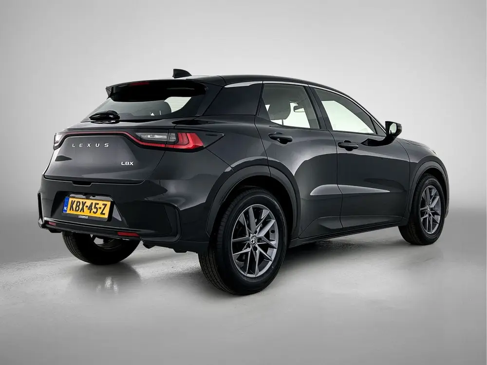 Lexus LBX Limited Edition uit 2024, foto 2