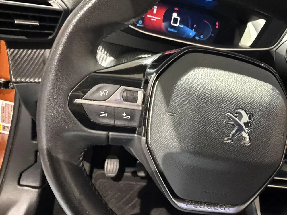 Peugeot 2008 PureTech 100 Allure Pack l Trekhaak l Navi uit 2022, foto 13