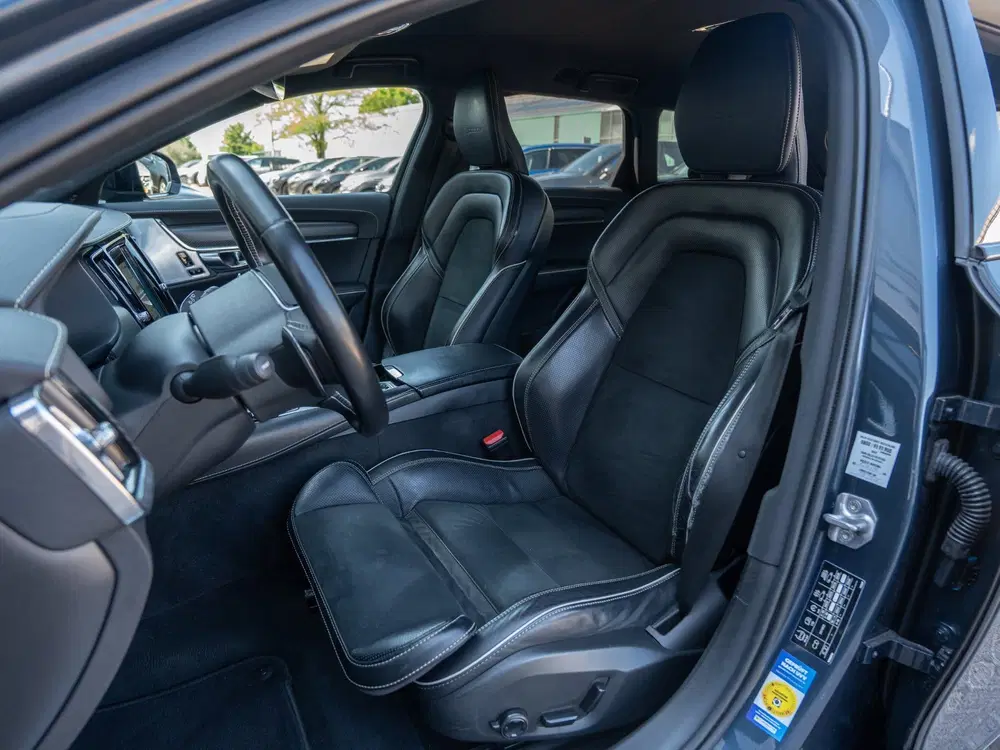 Volvo V90 2.0 T8 AWD R-Design uit 2020, foto 18