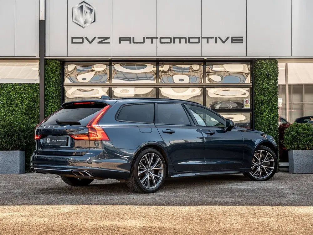 Volvo V90 2.0 T8 AWD R-Design uit 2020, foto 3