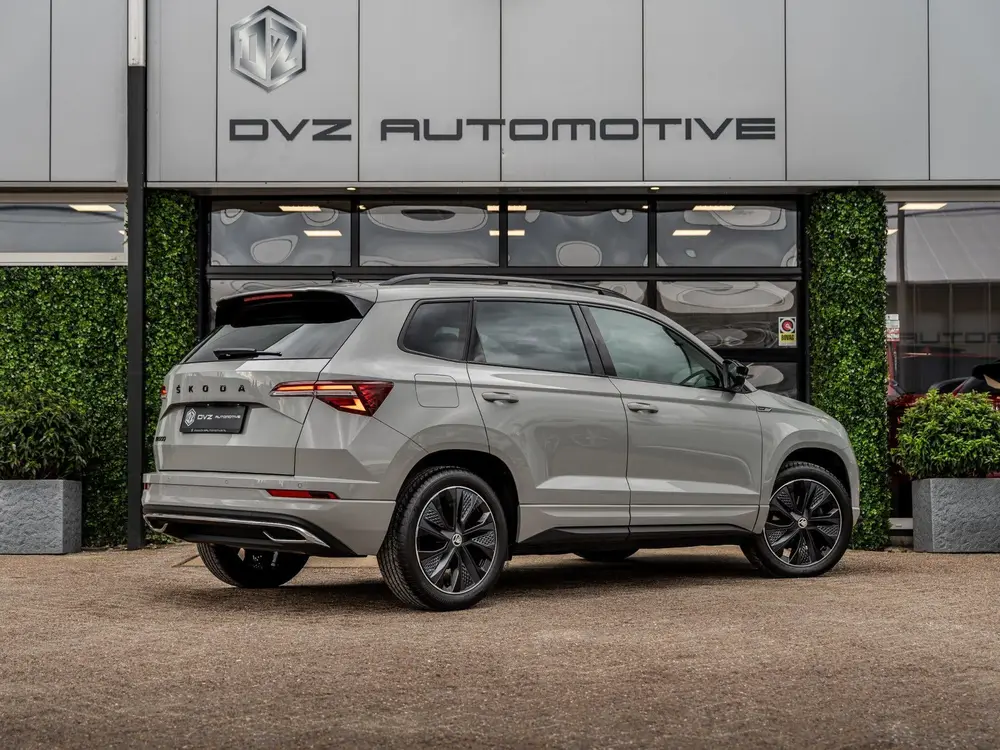 Skoda Karoq 1.5 TSI ACT 150PK DSG Sportline Business uit 2023, foto 3