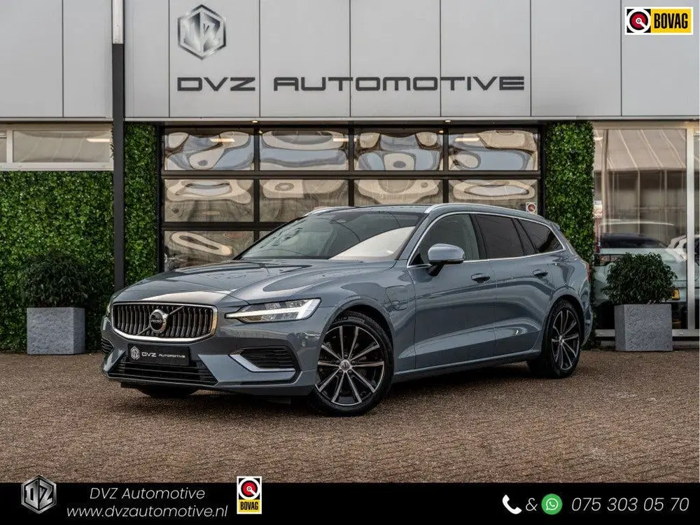 Volvo V60 2.0 T6 Plug-in hybrid AWD Core Bright uit 2022