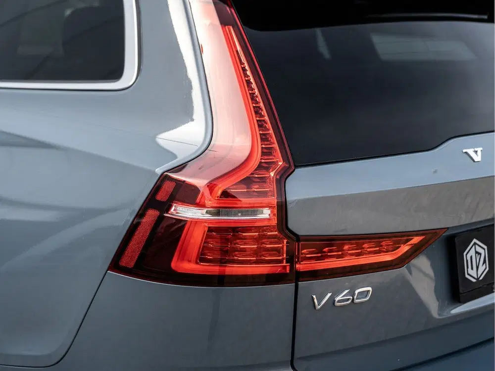 Volvo V60 2.0 T6 Plug-in hybrid AWD Core Bright uit 2022, foto 12