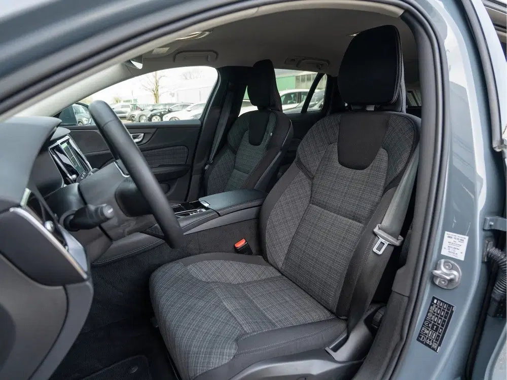 Volvo V60 2.0 T6 Plug-in hybrid AWD Core Bright uit 2022, foto 15