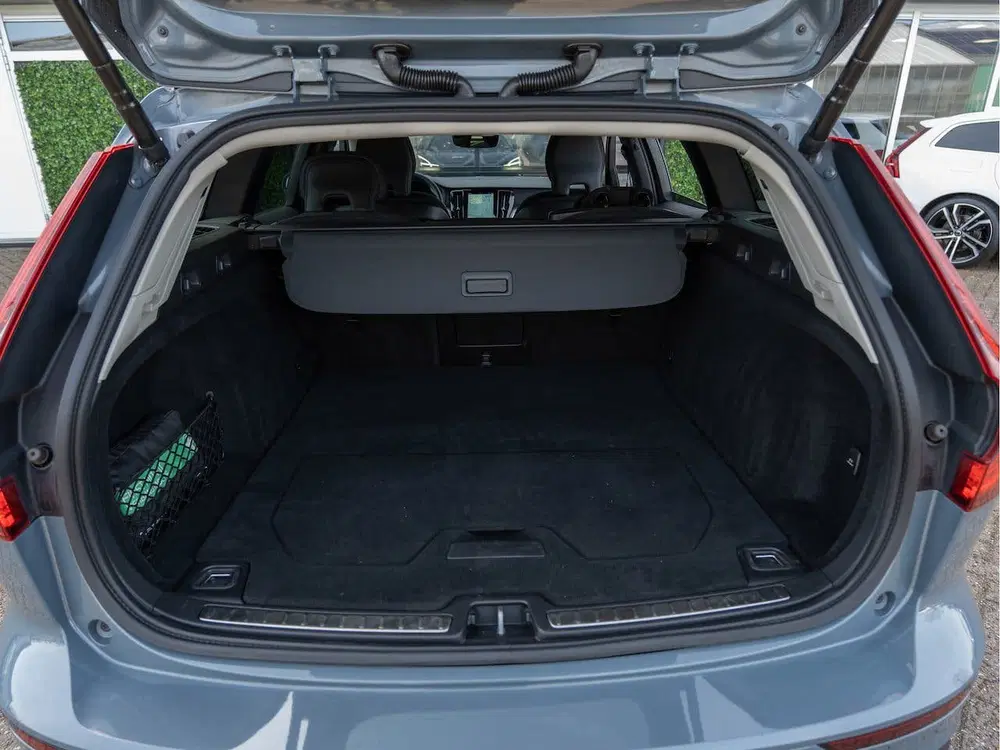 Volvo V60 2.0 T6 Plug-in hybrid AWD Core Bright uit 2022, foto 17