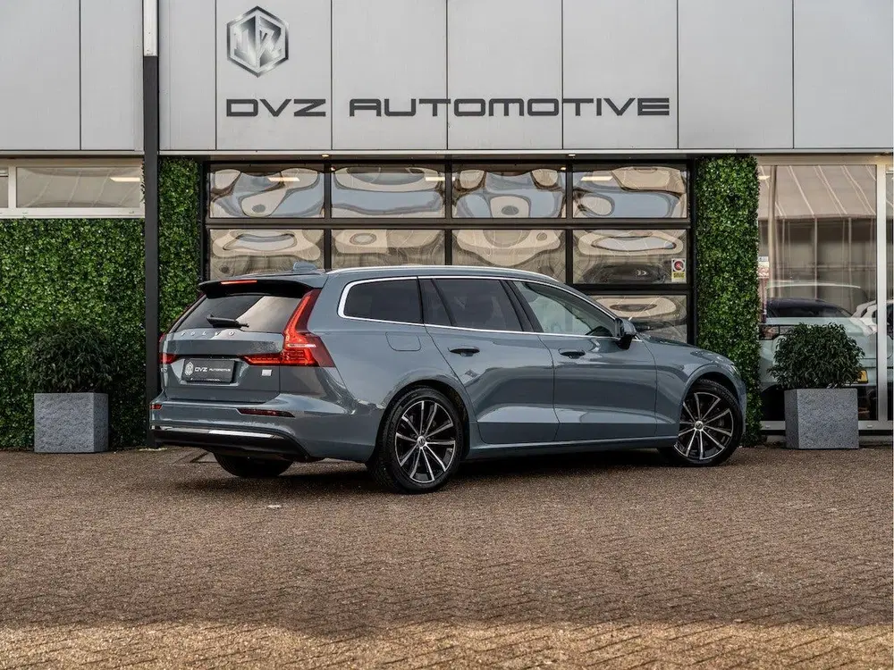 Volvo V60 2.0 T6 Plug-in hybrid AWD Core Bright uit 2022, foto 6