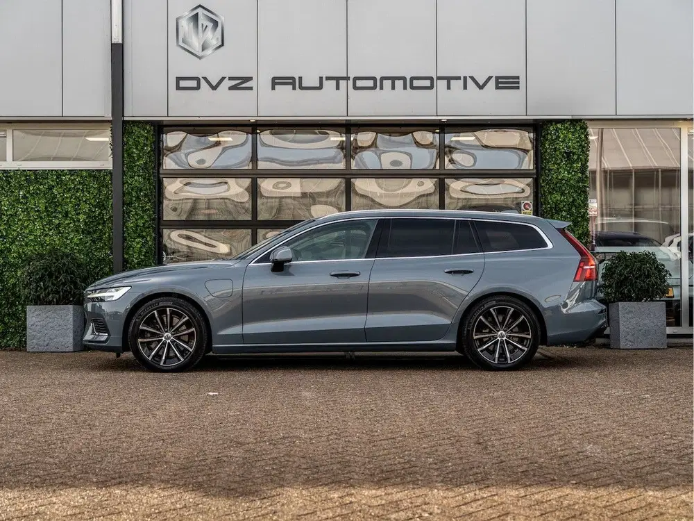 Volvo V60 2.0 T6 Plug-in hybrid AWD Core Bright uit 2022, foto 8