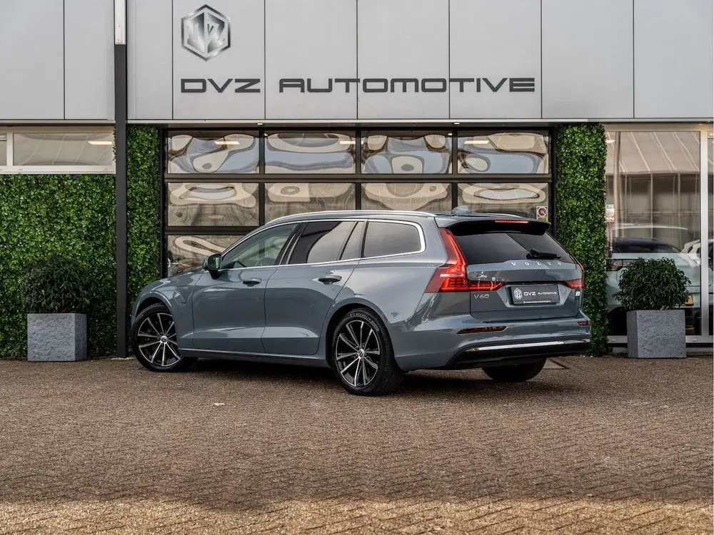 Volvo V60 2.0 T6 Plug-in hybrid AWD Core Bright uit 2022, foto 9