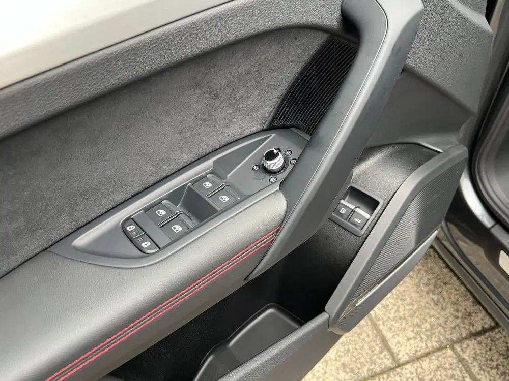Audi Q5 55 TFSI e S edition Competition uit 2022, foto 11