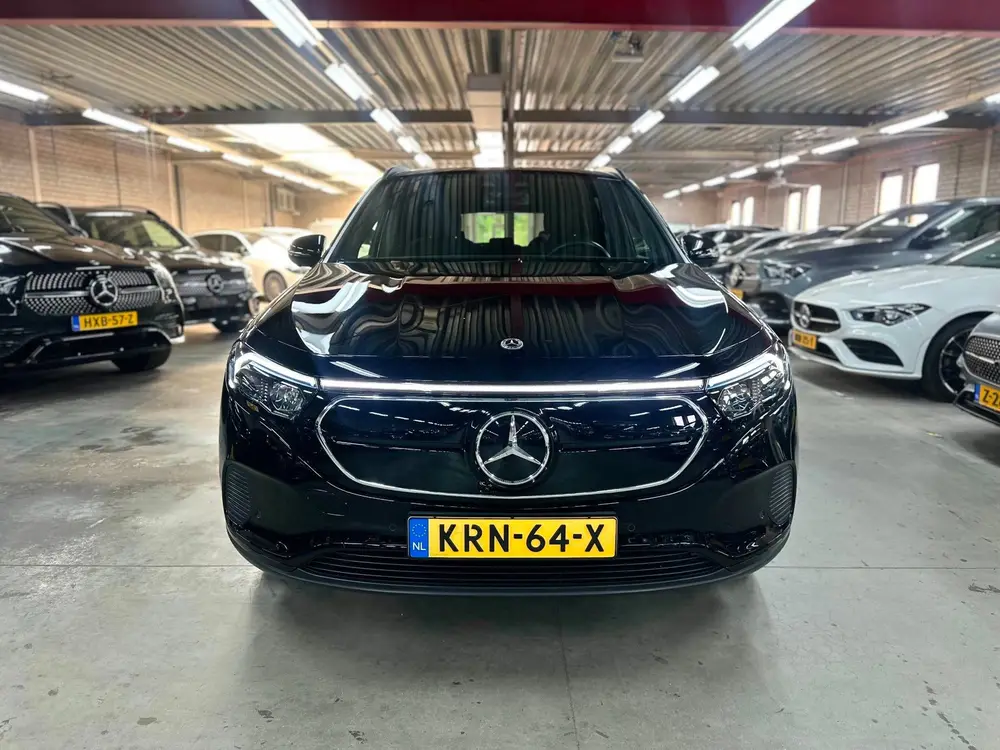 Mercedes-Benz EQA uit 2023, foto 9