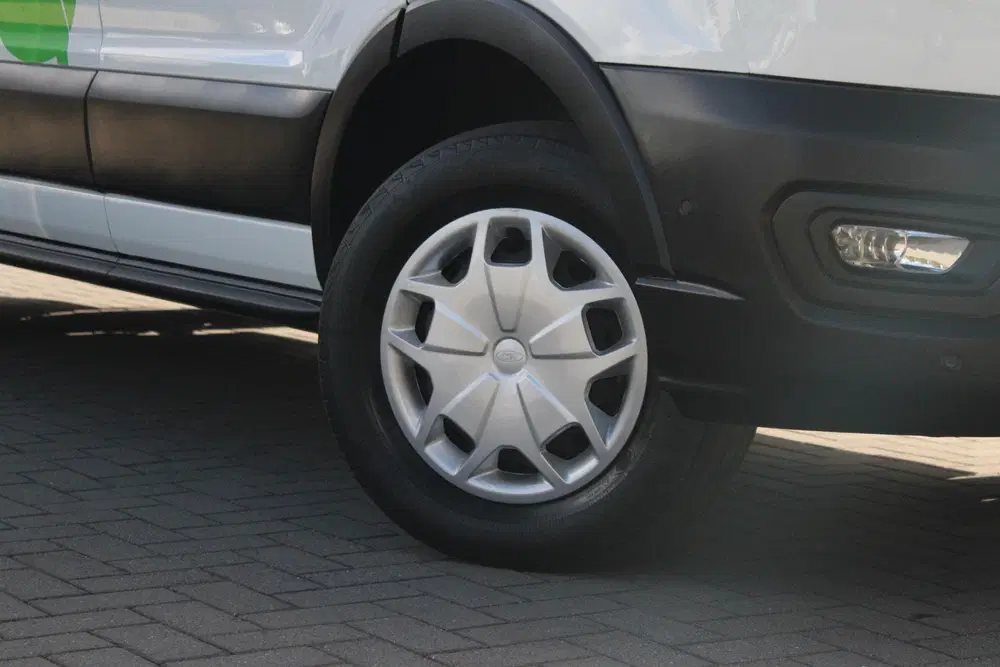 Ford Transit 350 L3H2 Trend 68 kWh uit 2024, foto 2