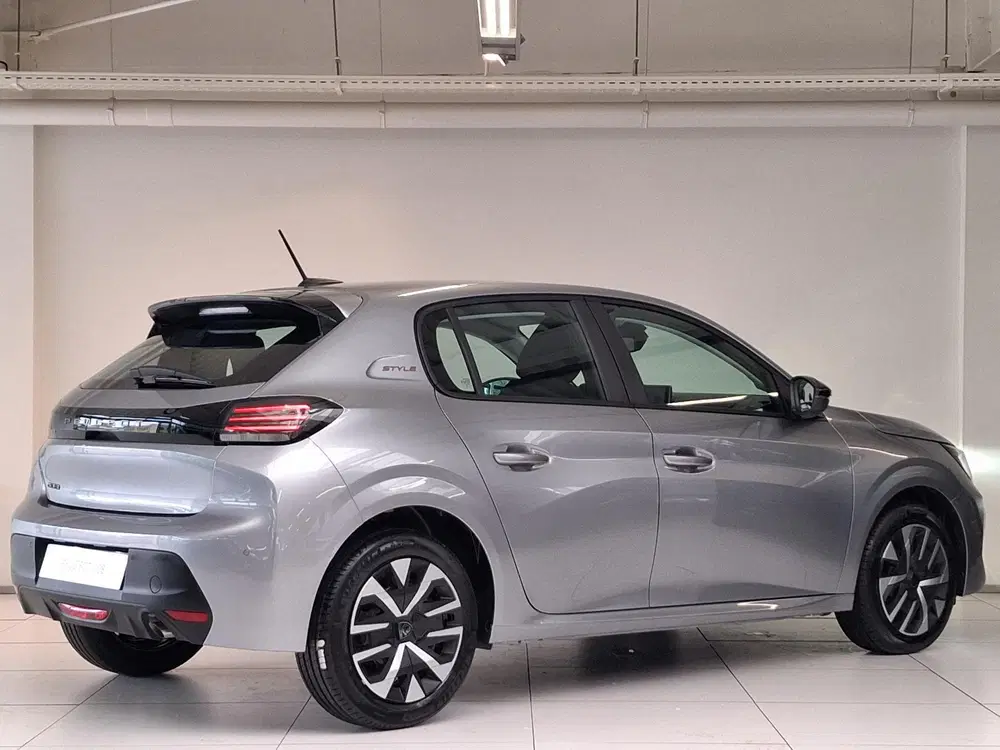 Peugeot 208 1.2 PureTech 100 Style Apple Carplay uit 2025, foto 2