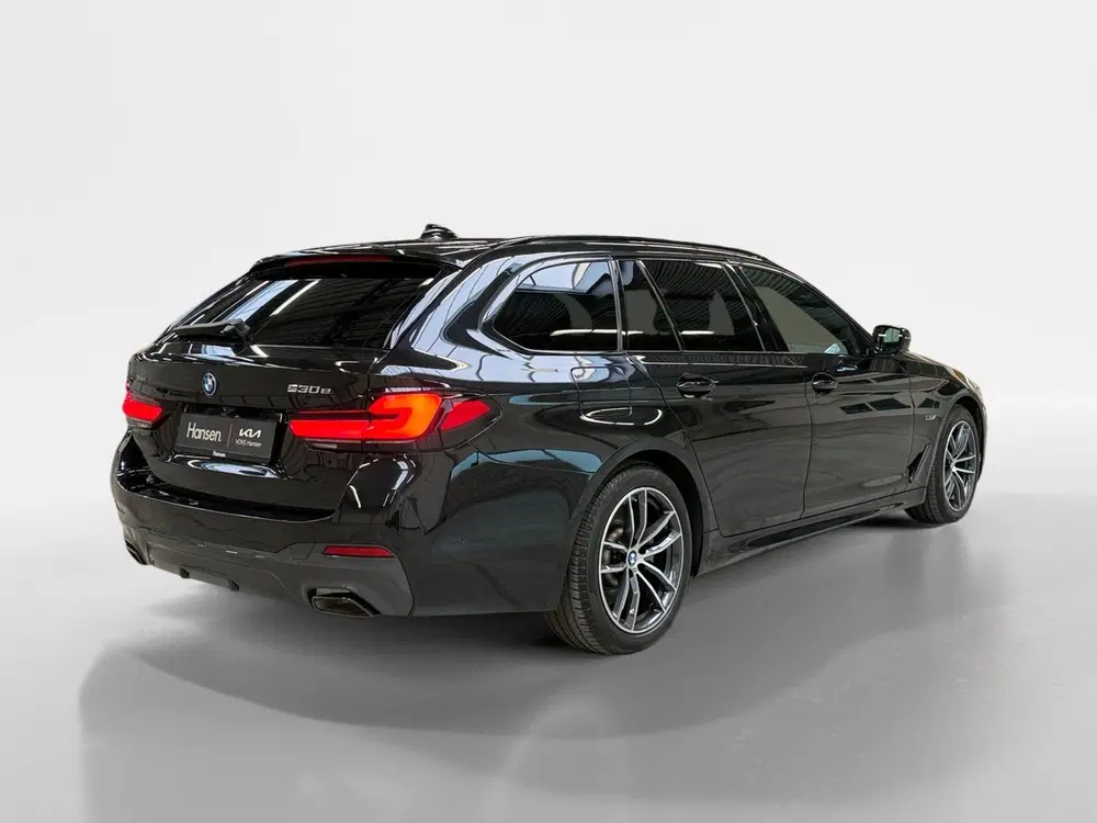 BMW 5-serie Touring 530e xDrive M-Sport I Shadowline I uit 2022, foto 2