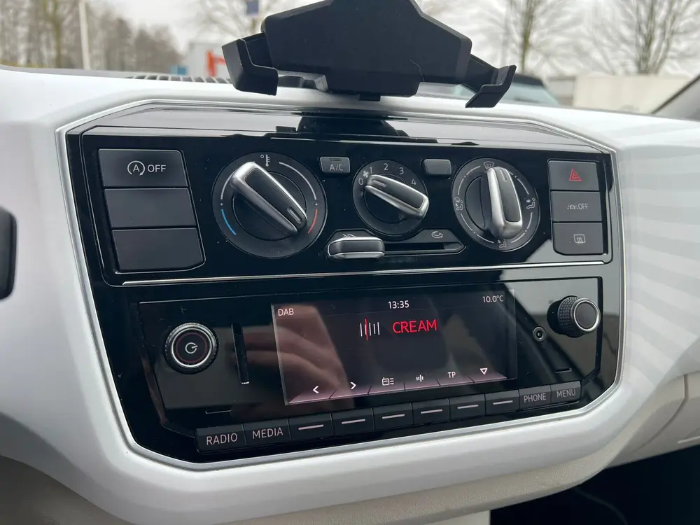 Volkswagen Up! 1.0 beats alcantara beats audio, cruise, airc uit 2022, foto 10