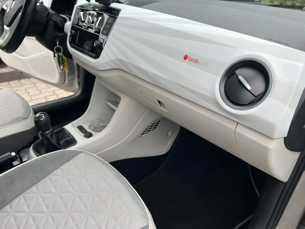 Volkswagen Up! 1.0 beats alcantara beats audio, cruise, airc uit 2022, foto 11