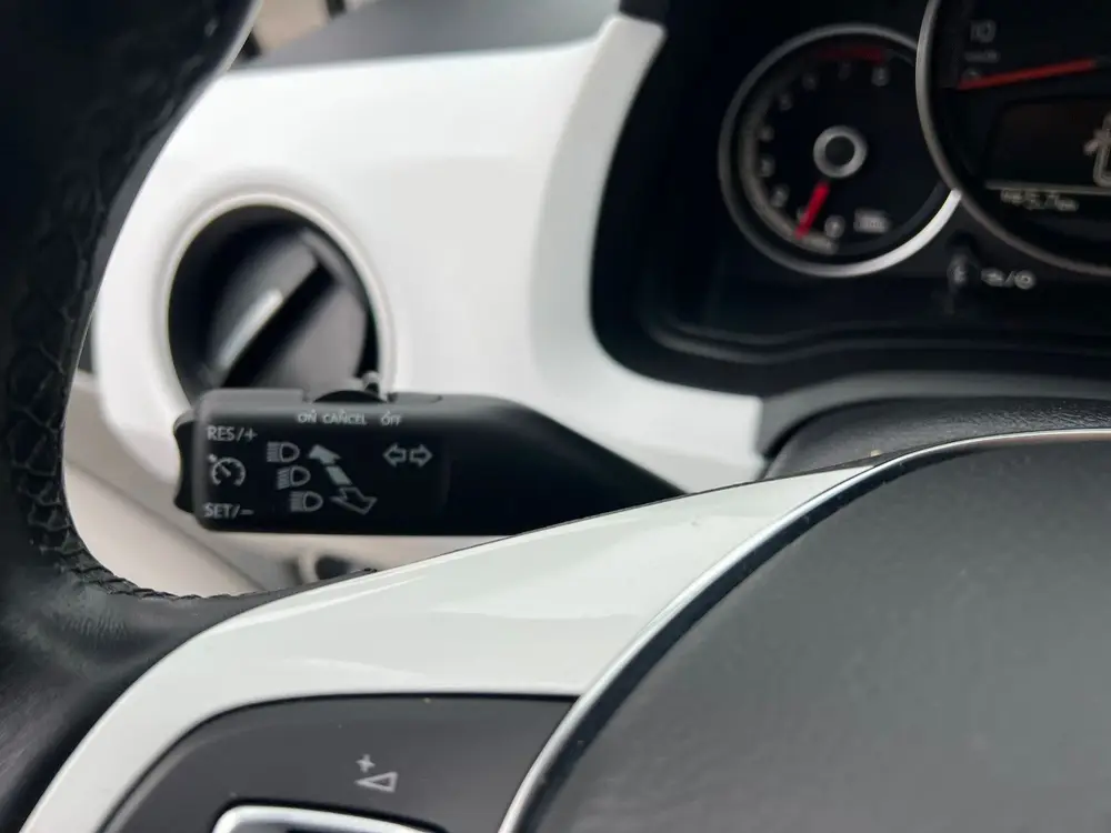 Volkswagen Up! 1.0 beats alcantara beats audio, cruise, airc uit 2022, foto 16
