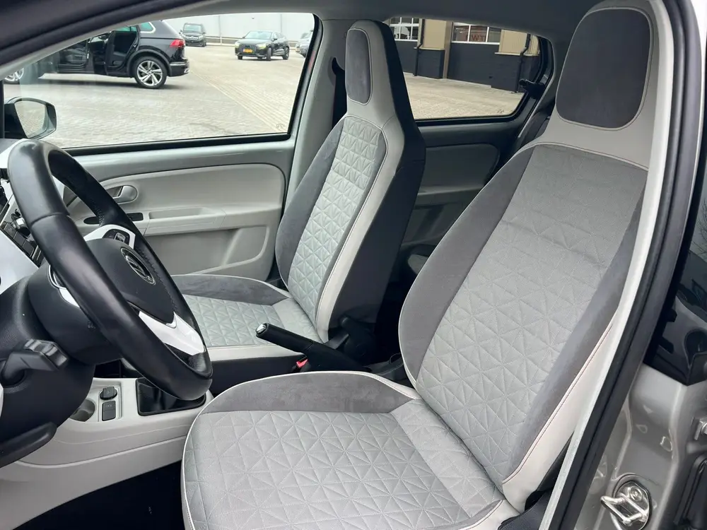 Volkswagen Up! 1.0 beats alcantara beats audio, cruise, airc uit 2022, foto 20