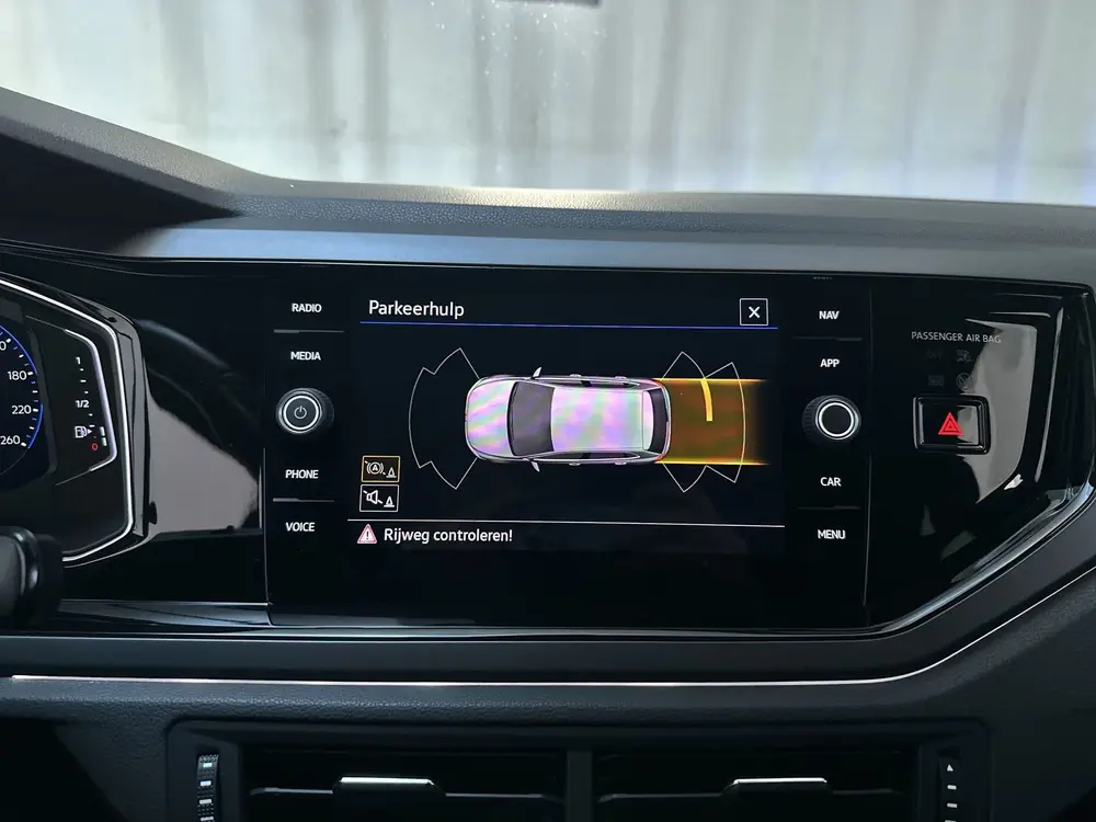 Volkswagen Polo 1.0 TSI R-Line Business Navigatie Parkeersen uit 2022, foto 9