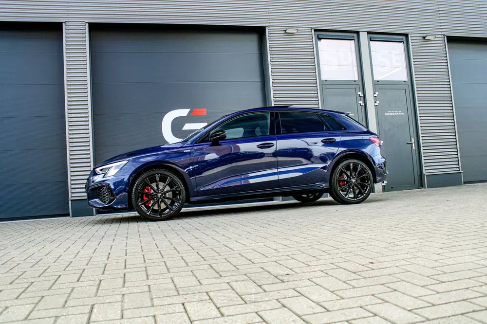Audi A3 45 TFSI e S edition Competition uit 2023, foto 2