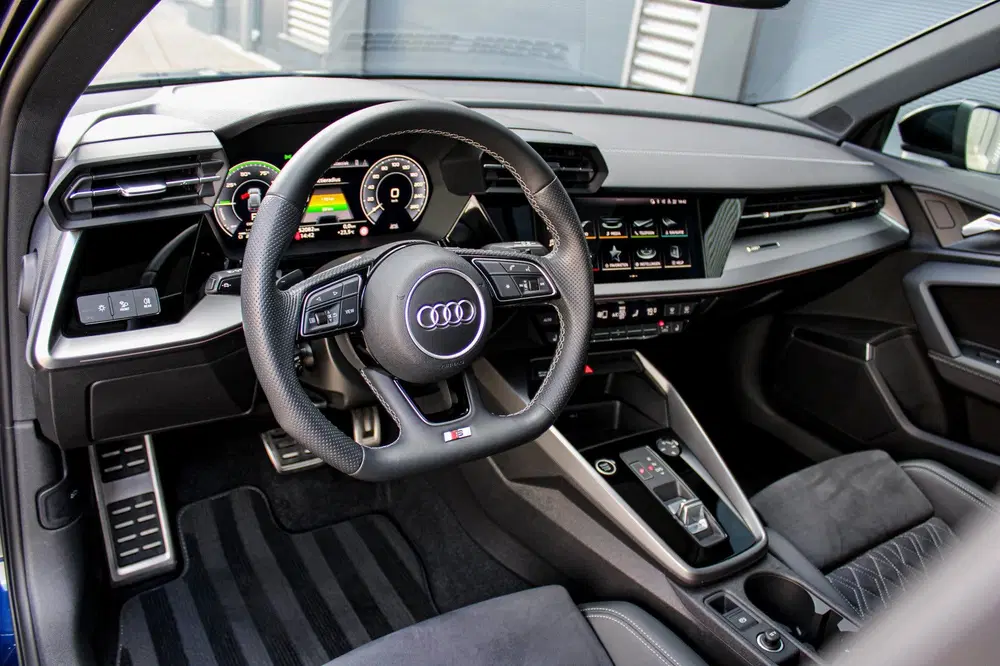 Audi A3 45 TFSI e S edition Competition uit 2023, foto 5