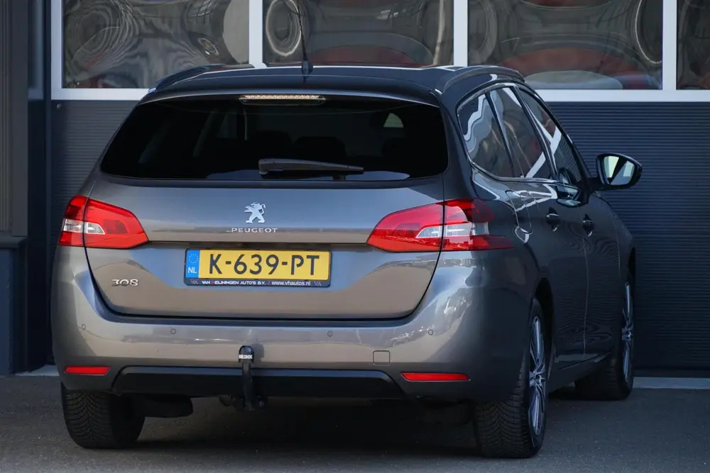 Peugeot 308 1.2 PureTech Blue Lease Allure NL uit 2021, foto 2