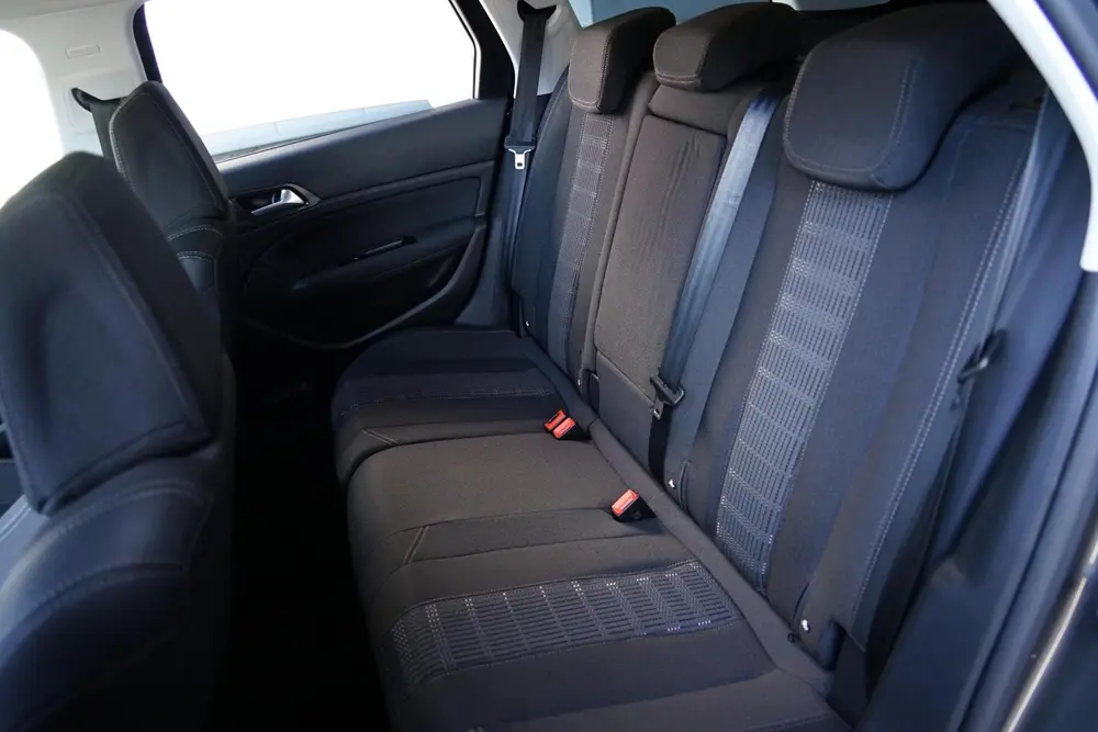 Peugeot 308 1.2 PureTech Blue Lease Allure NL uit 2021, foto 6