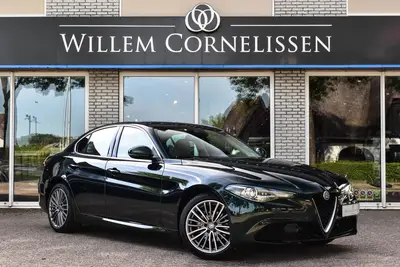 Alfa Romeo Giulia 2.2 TI Verde Visconti Leder Carplay Stoelv uit 2021