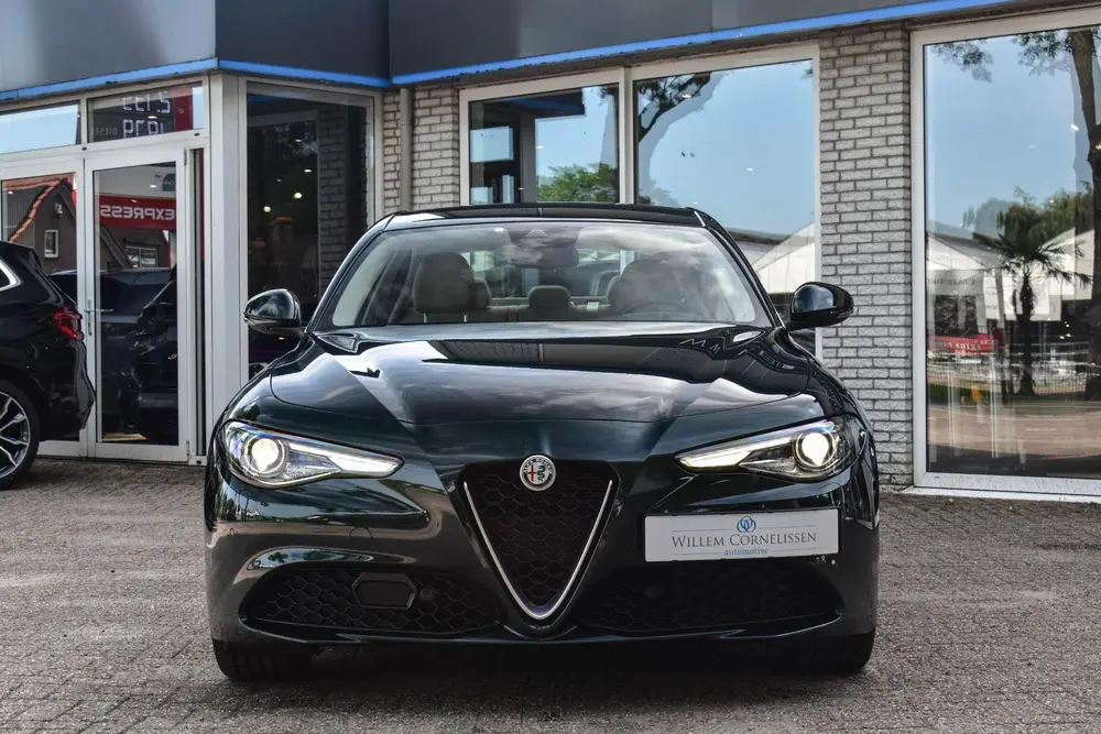 Alfa Romeo Giulia 2.2 TI Verde Visconti Leder Carplay Stoelv uit 2021, foto 10