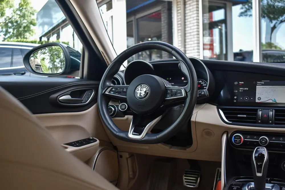 Alfa Romeo Giulia 2.2 TI Verde Visconti Leder Carplay Stoelv uit 2021, foto 12