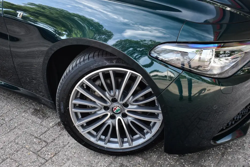 Alfa Romeo Giulia 2.2 TI Verde Visconti Leder Carplay Stoelv uit 2021, foto 19