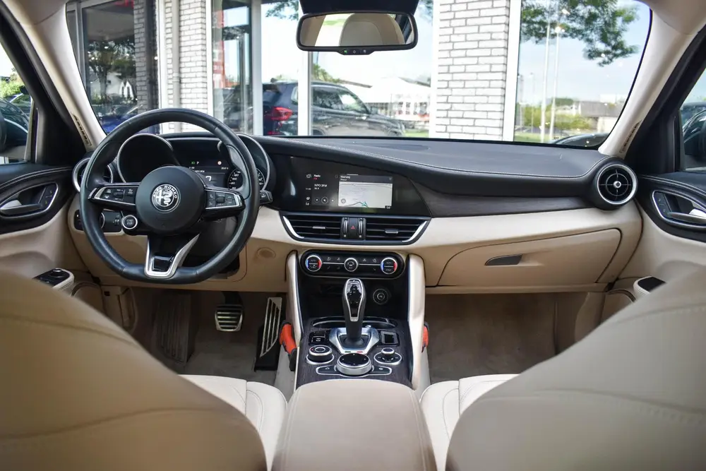 Alfa Romeo Giulia 2.2 TI Verde Visconti Leder Carplay Stoelv uit 2021, foto 2