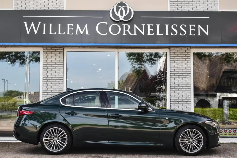 Alfa Romeo Giulia 2.2 TI Verde Visconti Leder Carplay Stoelv uit 2021, foto 3