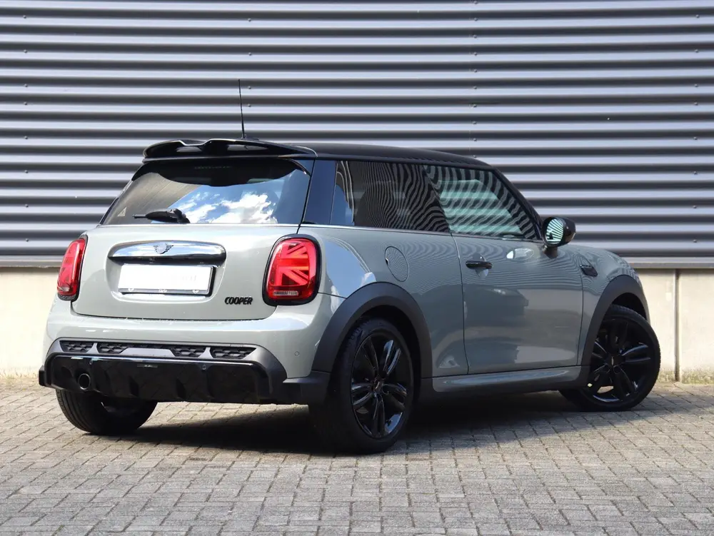 Mini John Cooper Works Cooper uit 2021, foto 2