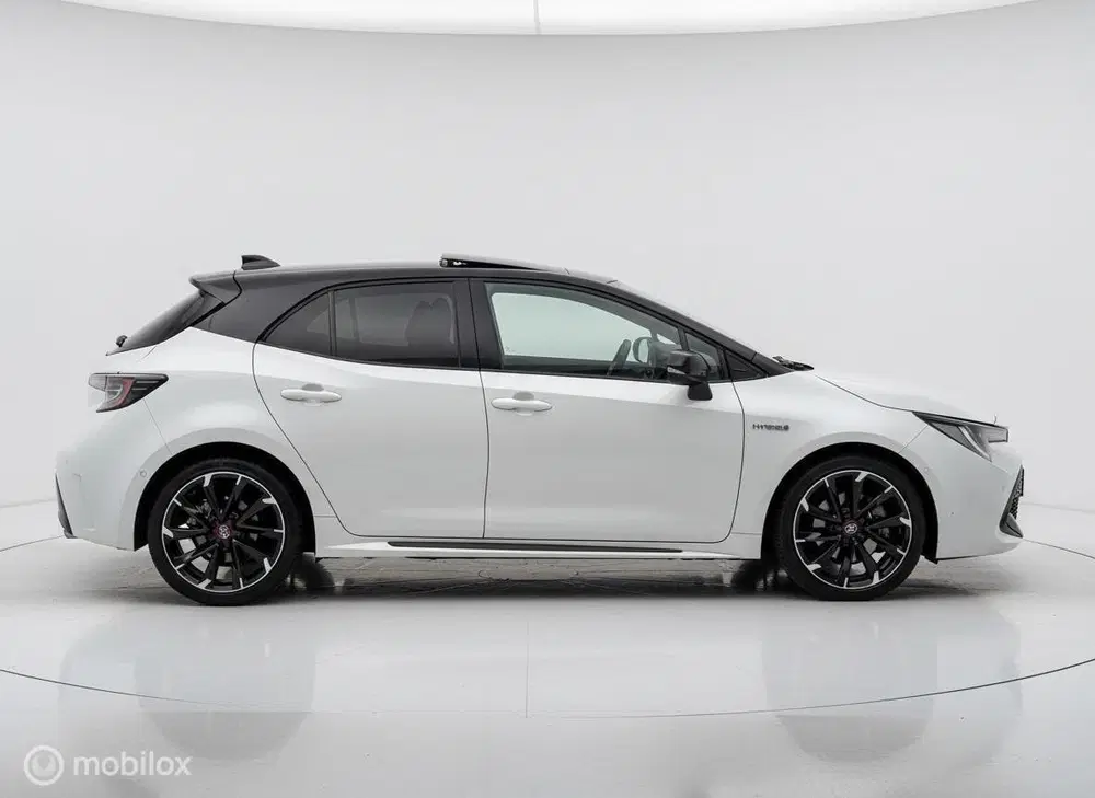Toyota Corolla 2.0 Hybrid GR-Sport Plus PANO uit 2020, foto 6