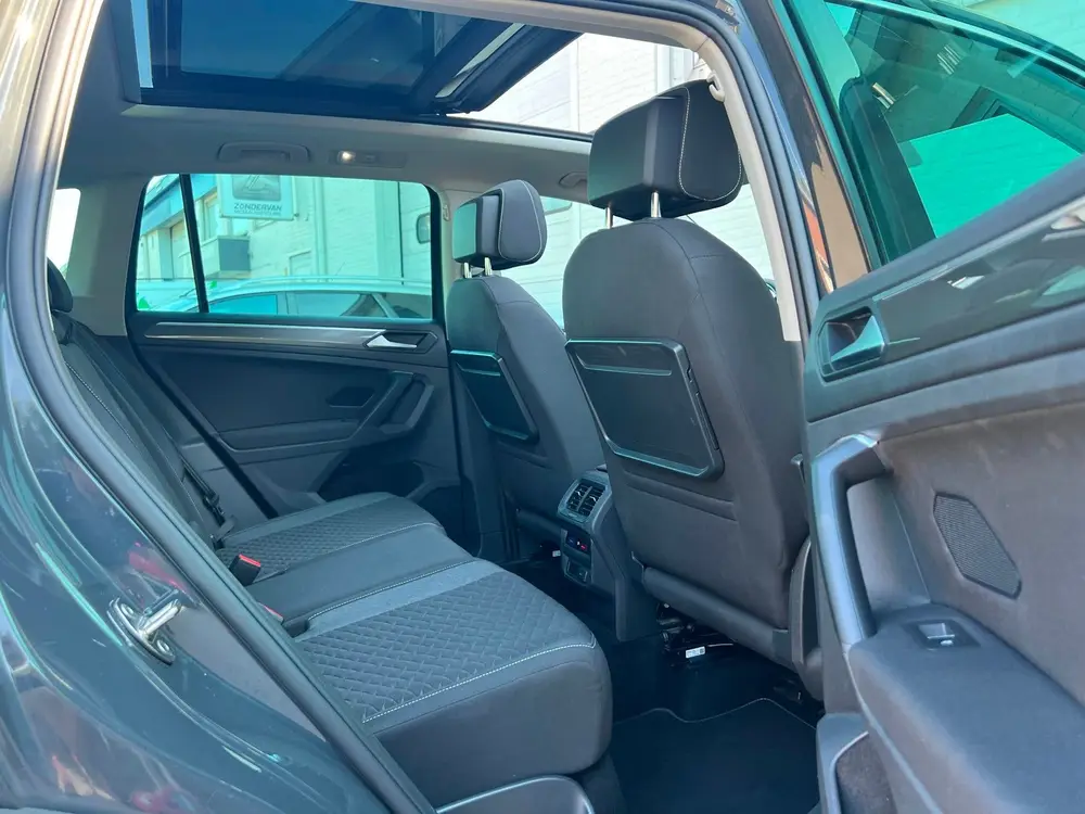 Volkswagen Tiguan 1.5 TSI ACT Highline | Pano | Trekhaak | D uit 2019, foto 18