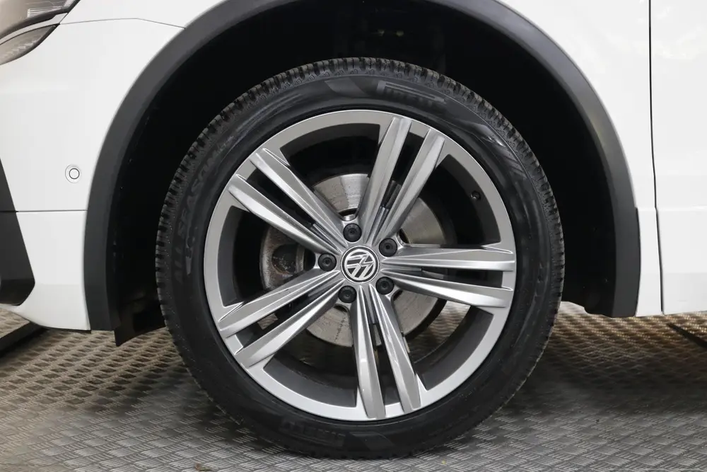 Volkswagen Tiguan Allspace 1.5 TSI Highline Business R-Line uit 2020, foto 11